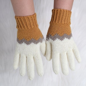 Guantes exclusivos de lana merino tejidos a mano, guantes tejidos a mano en color blanco roto y mostaza, guantes de invierno hechos a pedido, talla S de mujer listos para enviar