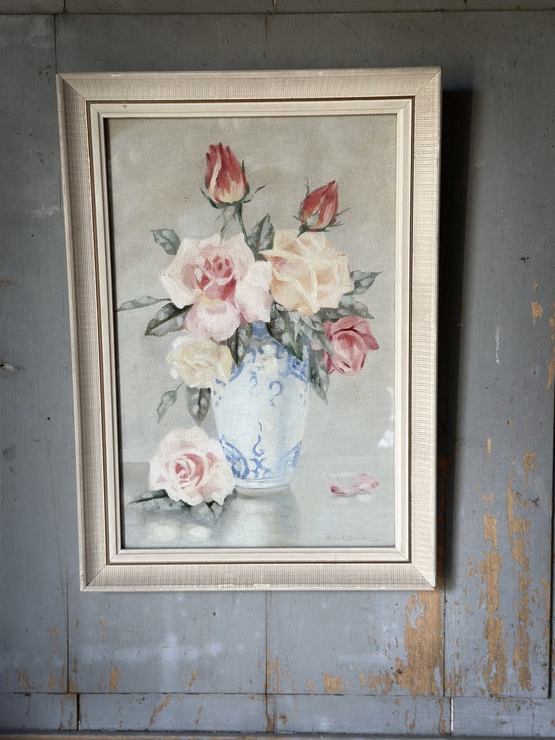 A lovely mid-20th century oil on canvas board painting of pink roses in a Chinese blue and white vase image 1