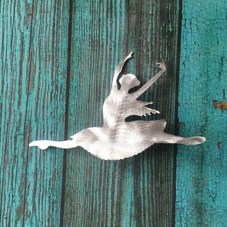 Handcrafted Metal Tree Topper Pointe Dance Ballerina Dancer or Wall Hanging or Wreath Deocation Dancer Gifts Christmas Aluminum