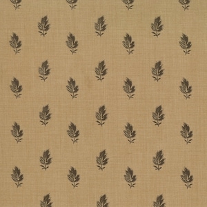 Może przedstawiać: Beżowy materiał z powtarzającym się wzorem stylizowanych ciemnobrązowych liści.