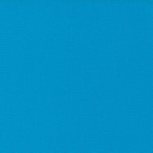 Puede incluir: Una tela turquesa lisa y brillante con una sutil textura tejida. El color es un azul-verdoso vibrante y saturado, que llena todo el marco. La tela parece ser un material de peso medio, adecuado para diversos proyectos de artesanía o costura.