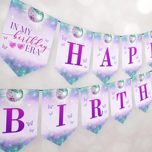 Cartel de feliz cumpleaños de In My Birthday Era - Decoración de fiesta musical para adolescentes - Fiesta de Eras en púrpura y azul - Editable e imprimible - 0312B A