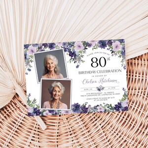Puede incluir: Una invitaci&oacute;n de cumplea&ntilde;os floral morada con dos fotos de una mujer. La invitaci&oacute;n dice "Por favor, &uacute;nase a nosotros para una celebraci&oacute;n de cumplea&ntilde;os n&uacute;mero 80 en honor a Chelsea Hutchinson. 20 de abril, de 4 a 7 pm. Stix Restaurant - Al Fresco, 1963 N Lakeshore Dr, Ludington, MI 49431. Por favor, confirme su asistencia con Susan antes del 13 de abril al 231.234.5678."