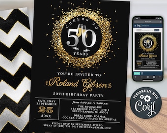 Puede incluir: Invitación de fiesta de cumpleaños número 50 en negro y dorado. La invitación presenta texto y detalles dorados sobre un fondo negro. El diseño incluye el texto "Cheers to 50 Years" y detalles del evento. Un smartphone muestra la invitación.