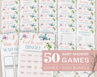 Puede incluir: Un conjunto de 50 juegos de baby shower imprimibles con un diseño de temática marina. Los juegos incluyen "Baby Bingo", "Adivina qué hay en la bolsa de pañales", "Qué edad tenía", y más. Los juegos están impresos en un fondo rosa con ilustraciones de acuarela de criaturas marinas.