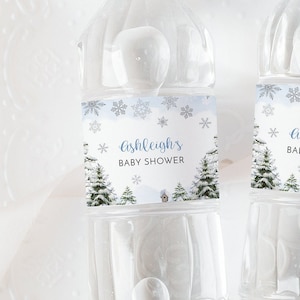 Etichette per bottiglie d'acqua modificabili Baby It's Cold Outside - Modello per baby shower con fiocco di neve invernale blu e argento - Download digitale CP161BBS