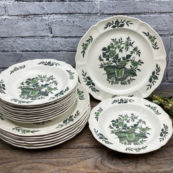 WEDGWOOD Barlaston "Green Leaf" Pattern N9TK436 Queens Shape One 10.5" Dinner Plate OR Two 8.5" Coupe Soup Bowls 1950s Made in England