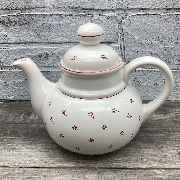 SODAHL Denmark "Daisy Red" Pattern 5 Cup Teapot ~ Tiny Red Flowers With Red Trim ~ Made in Germany Teapot Collector stoneridgeattic