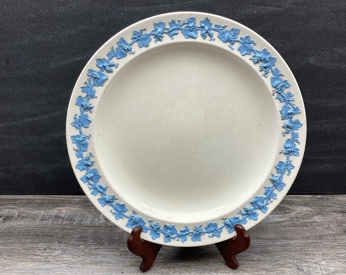 WEDGWOOD 2243 EMBOSSED QUEENSWARE 10 Plate Made in England Wedgwood