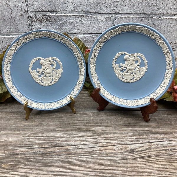 1997 VALENTINE'S DAY Wedgwood Jasperware Light Blue Collectible Limited Edition Display Plate Cupid Relief Made in England stoneridgeattic