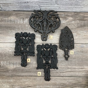 CLEARANCE ~ONE Cast Iron Footed Trivet Primitive Kitchen Rustic Decor Farmhouse Kitchen Country Vintage Decor Wilton Trivet Wall Decor