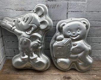 WILTON Aluminum Mickey Mouse OR Teddy Bear Cake Pan 1995 Cake Mold Birthday Party Vintage Bakeware Kitschy Baking stoneridgeattic