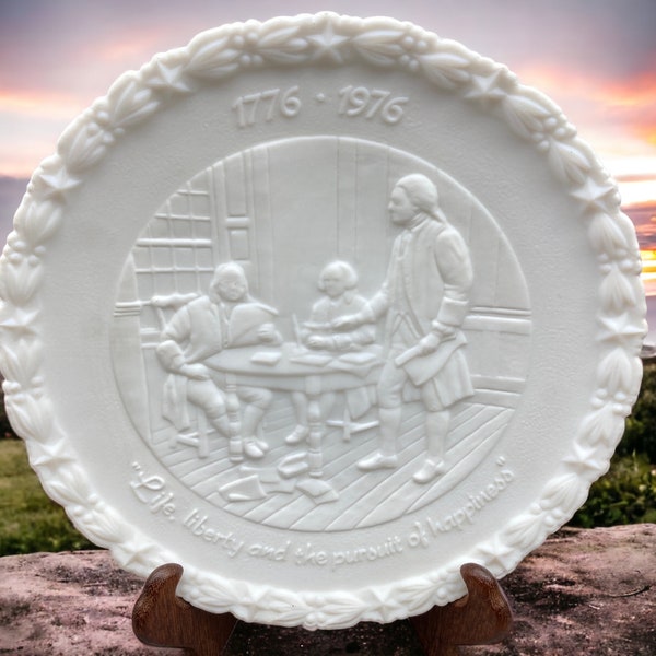 1974 FENTON Bicentennial Commemorative Plate Declaration of Independence Made in USA Porcelain Collectors Plate Display Wall Plate