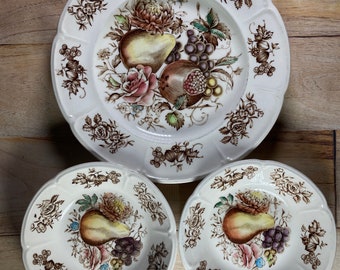 Johnson Brothers Windsor Fruit Plate: Vintage Brown Transferware
