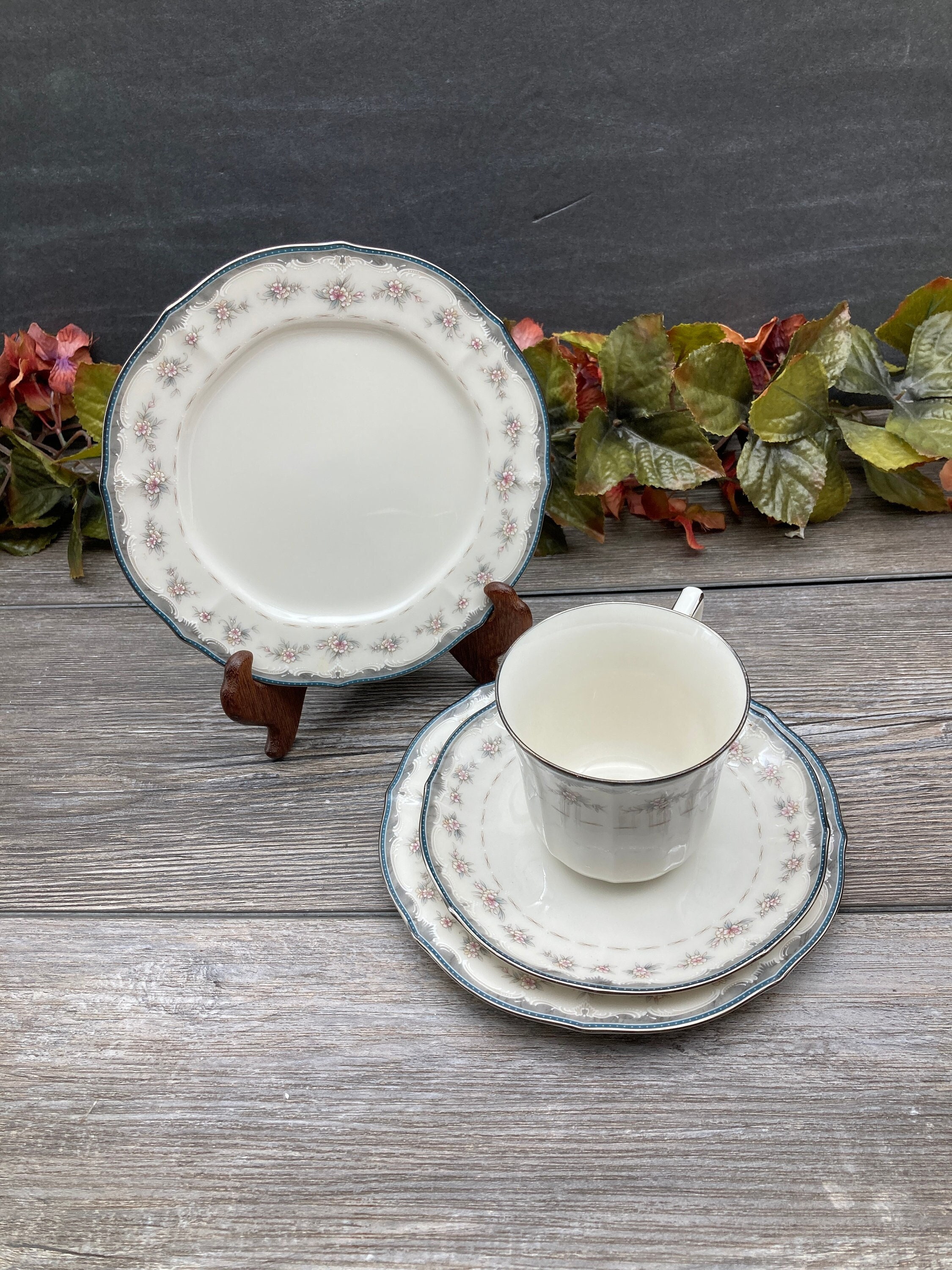 今日からうー特価』 ノリタケ 『TRAVIATA』 パーティーセット 4組24点