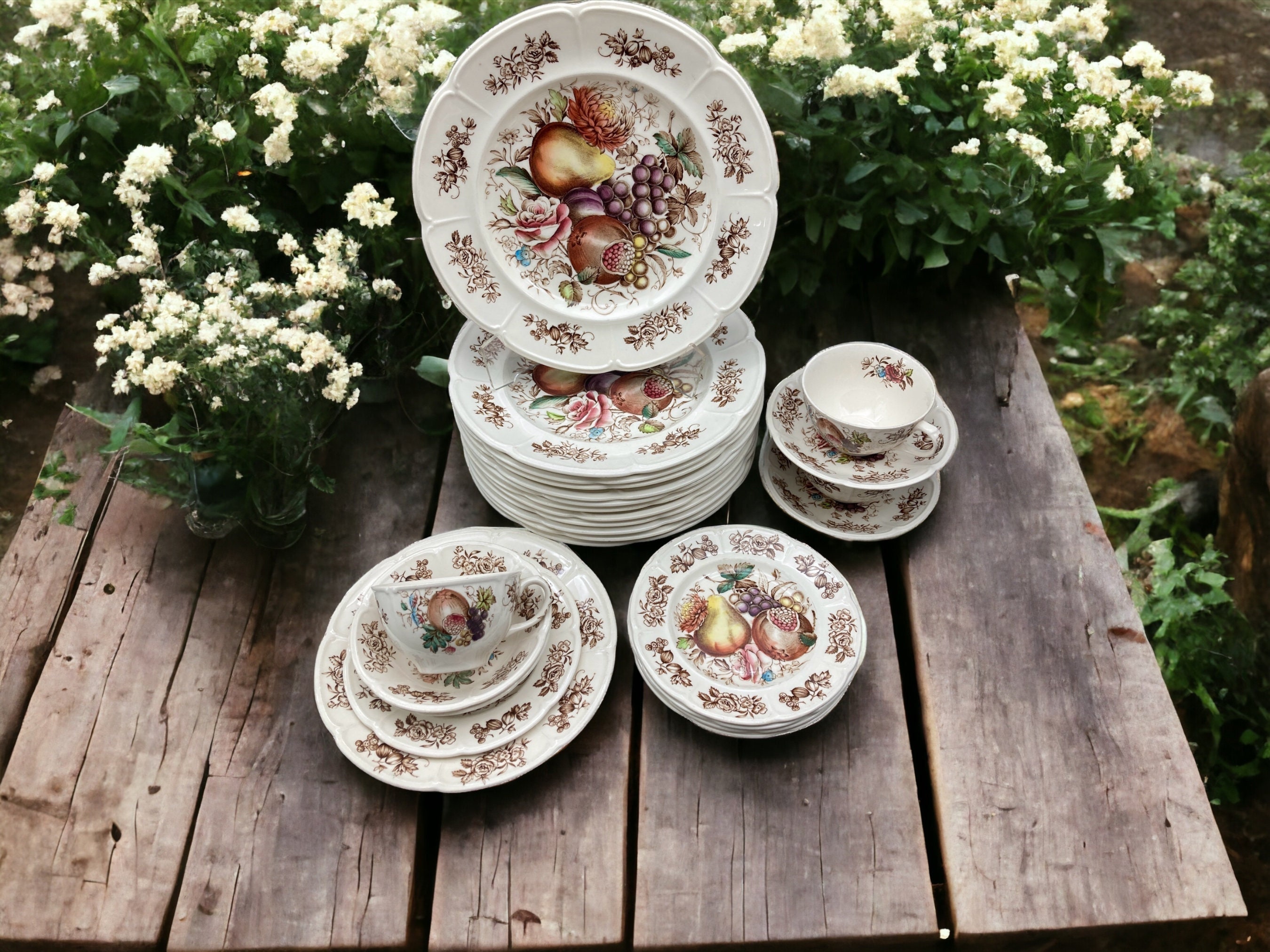 Johnson Brothers ジョンソンブラザーズ ウィロー ディナーセット Johnson Brothers Windsor Fruit Plate: Vintage Brown Transferware