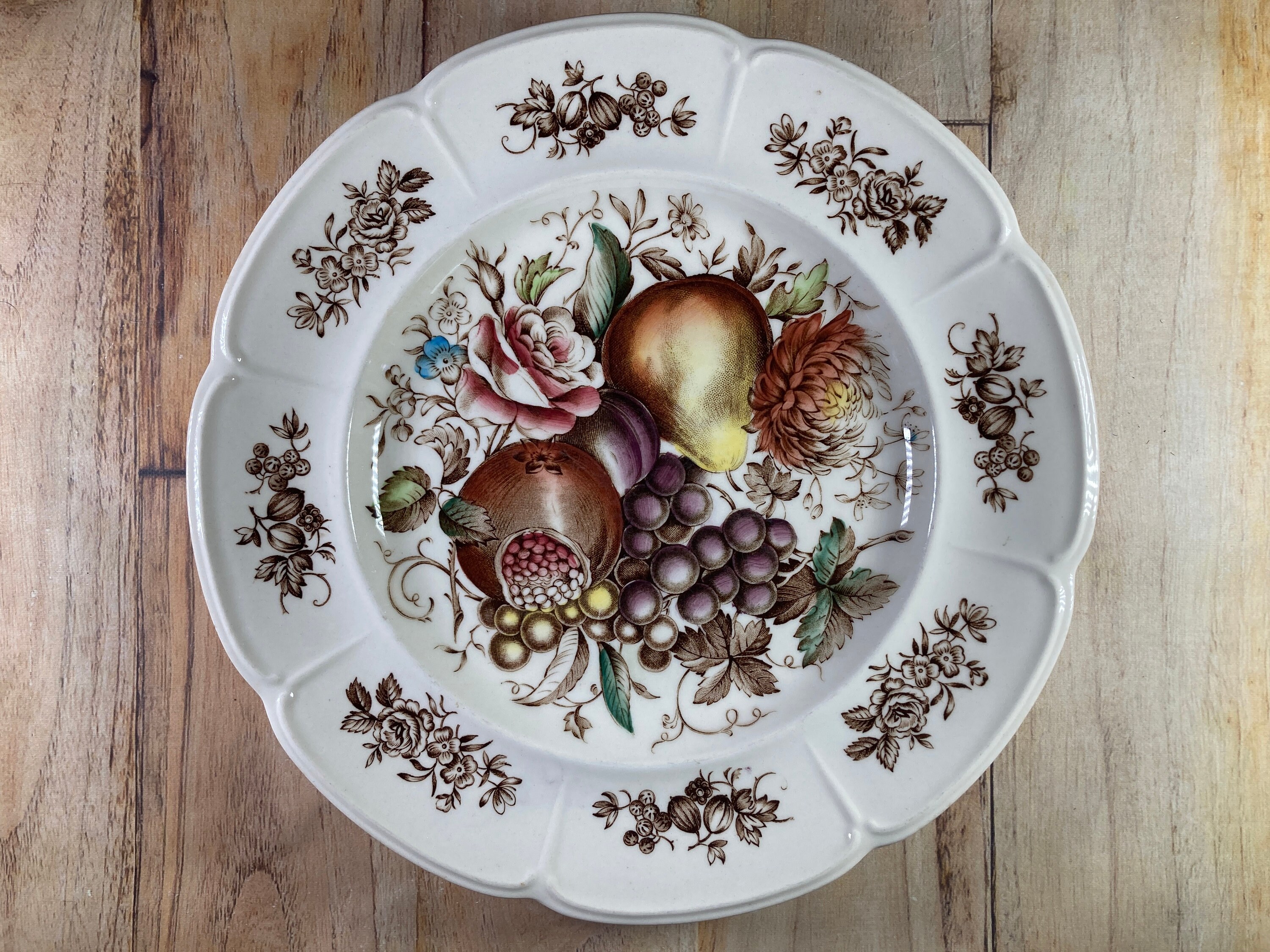 Johnson Brothers Windsor Fruit Plate: Vintage Brown Transferware