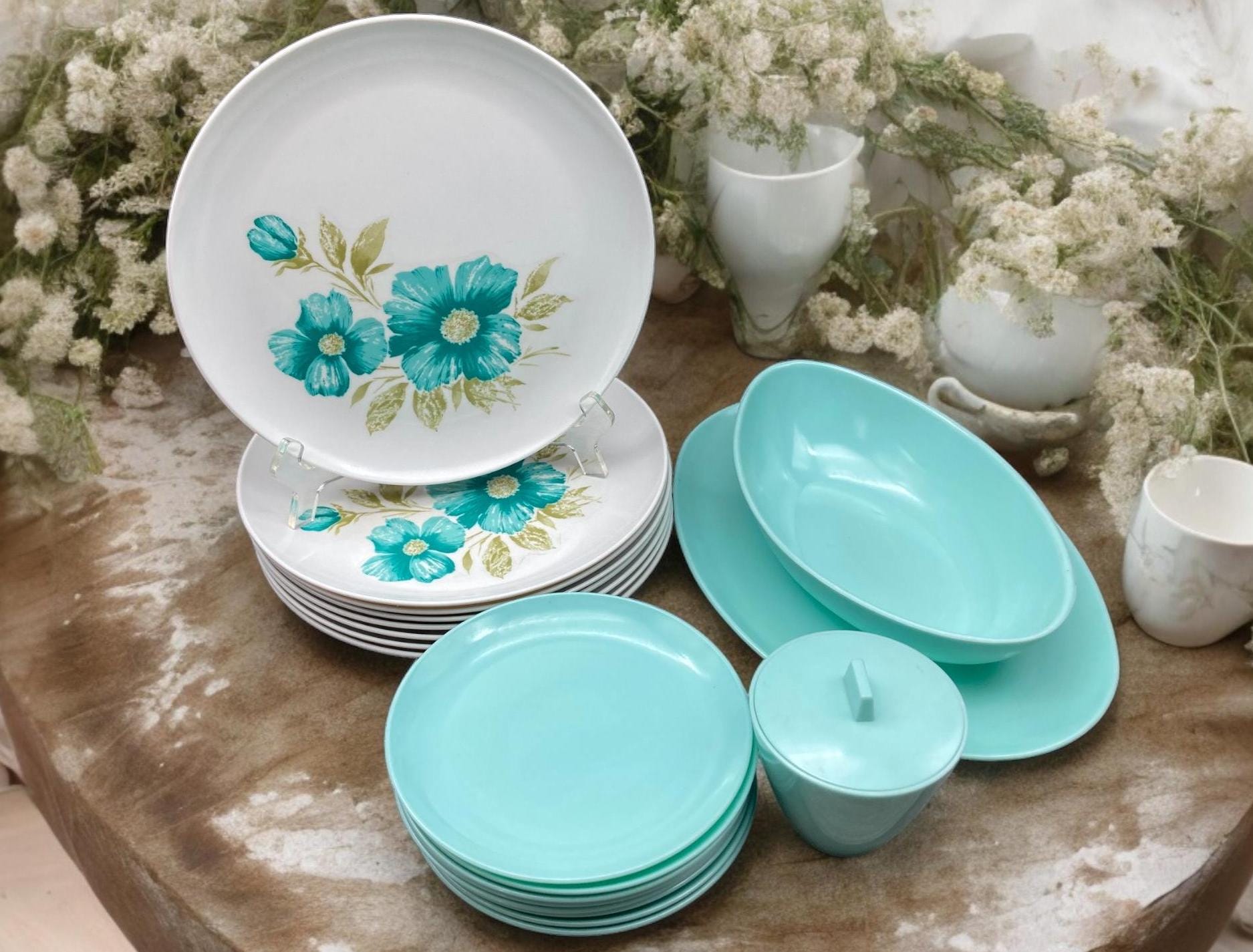 MELMAC Sun Valley Melamine 20-piece Set: Mid-century Floral Teal