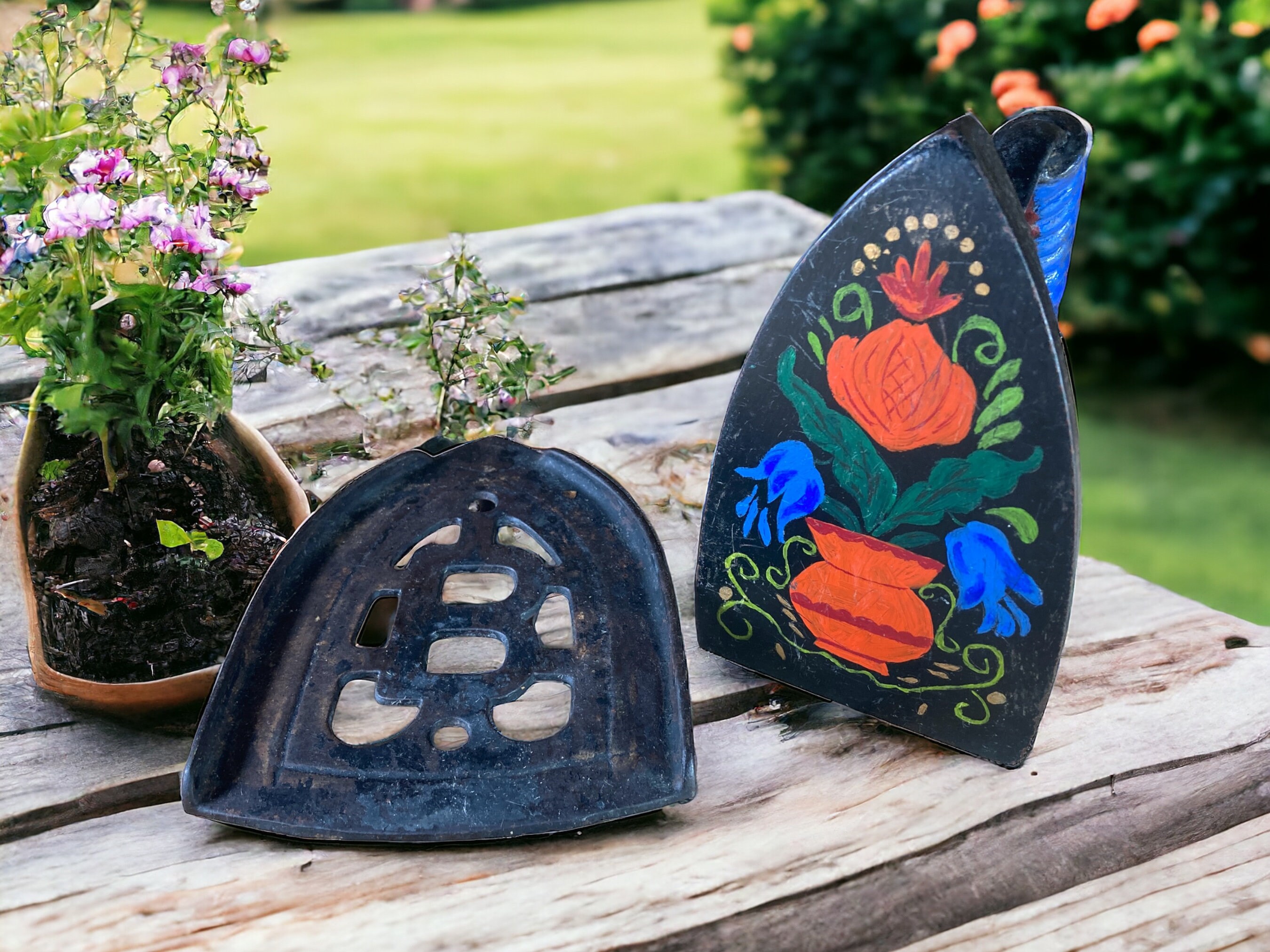 手描きのサッドアイアン #5 スタンド付き：アンティーク鋳鉄装飾