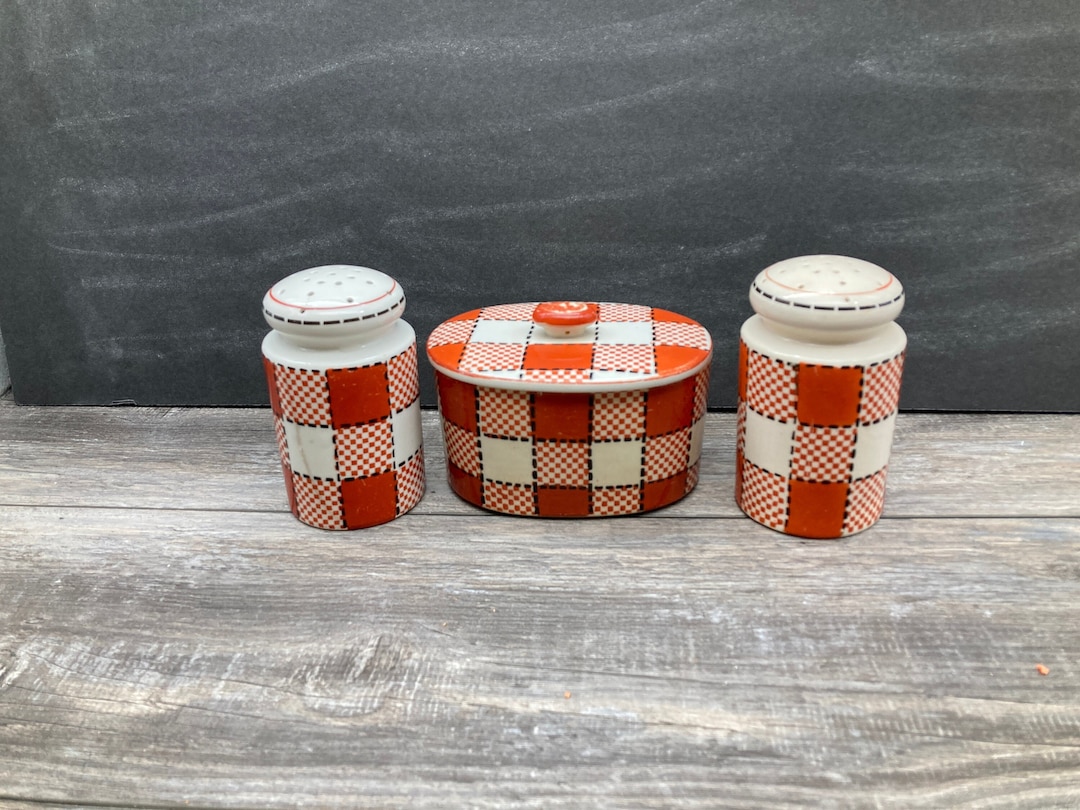 Mid Century Kitchen Set Salt and Pepper Shakers With Lidded grease Jar