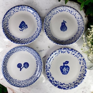 TIENSHAN Folk Craft Collection &quot;Fruits&quot; -Set of FOUR- 7-5/8&quot; Salad Plates Blue Spongeware Border Farmhouse Country CottageCore Kitchen