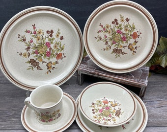 1975 Royal Doulton "GAIETY" Pattern Lambeth Stoneware ~Dinner or Lunch Plates / Cereal Bowls / Cup and Saucer~ Made in England