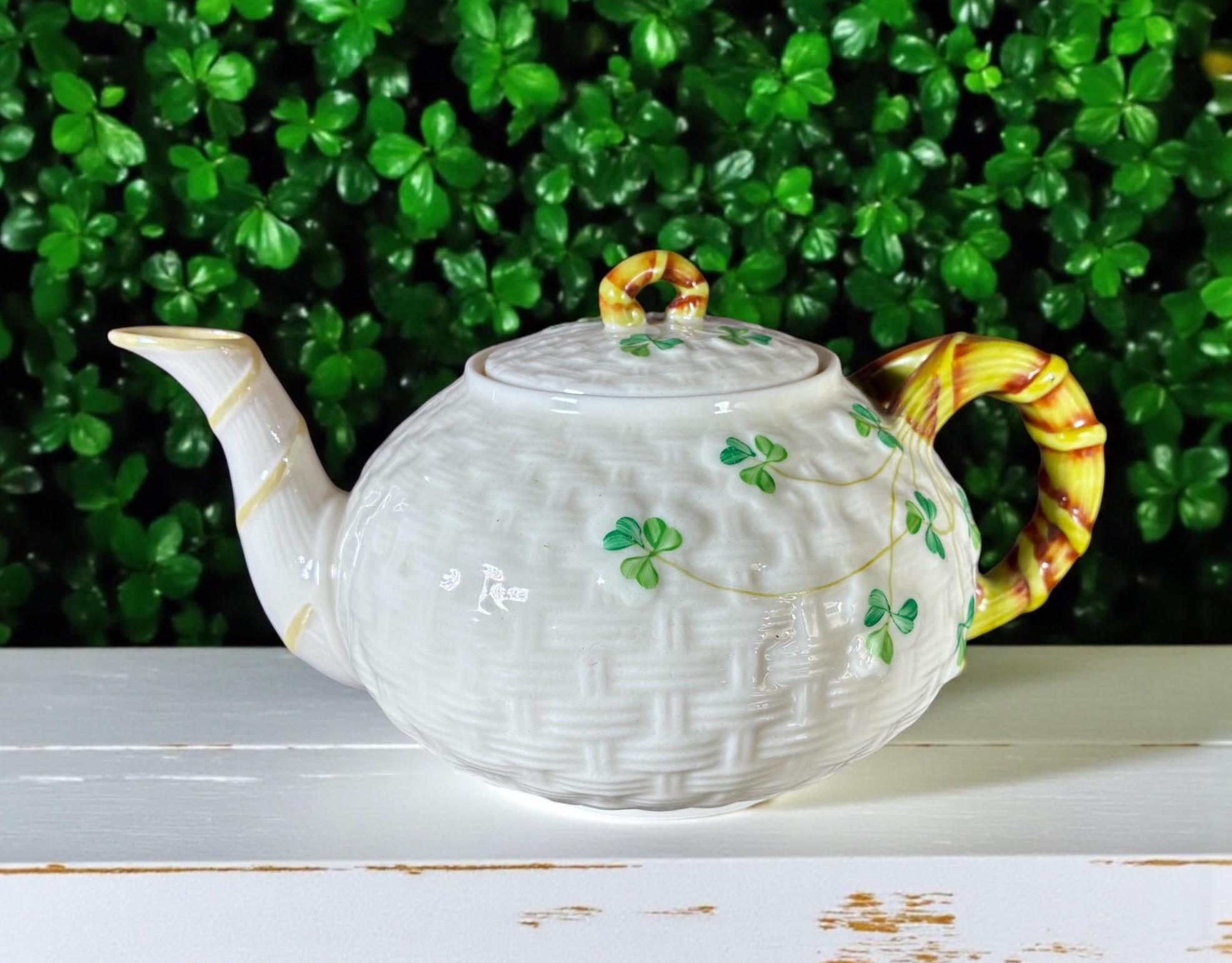 belleek ベリーク リンペット ケーキ皿 プレート 縁飾り付き 4枚