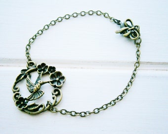 Antique Bronze Humingbird Bracelet/Boho Bracelet/Nature Inspired Bracelet/Woodland Jewelry/Bridesmaid Bracelet/Bird Bracelet/Garden Bracelet