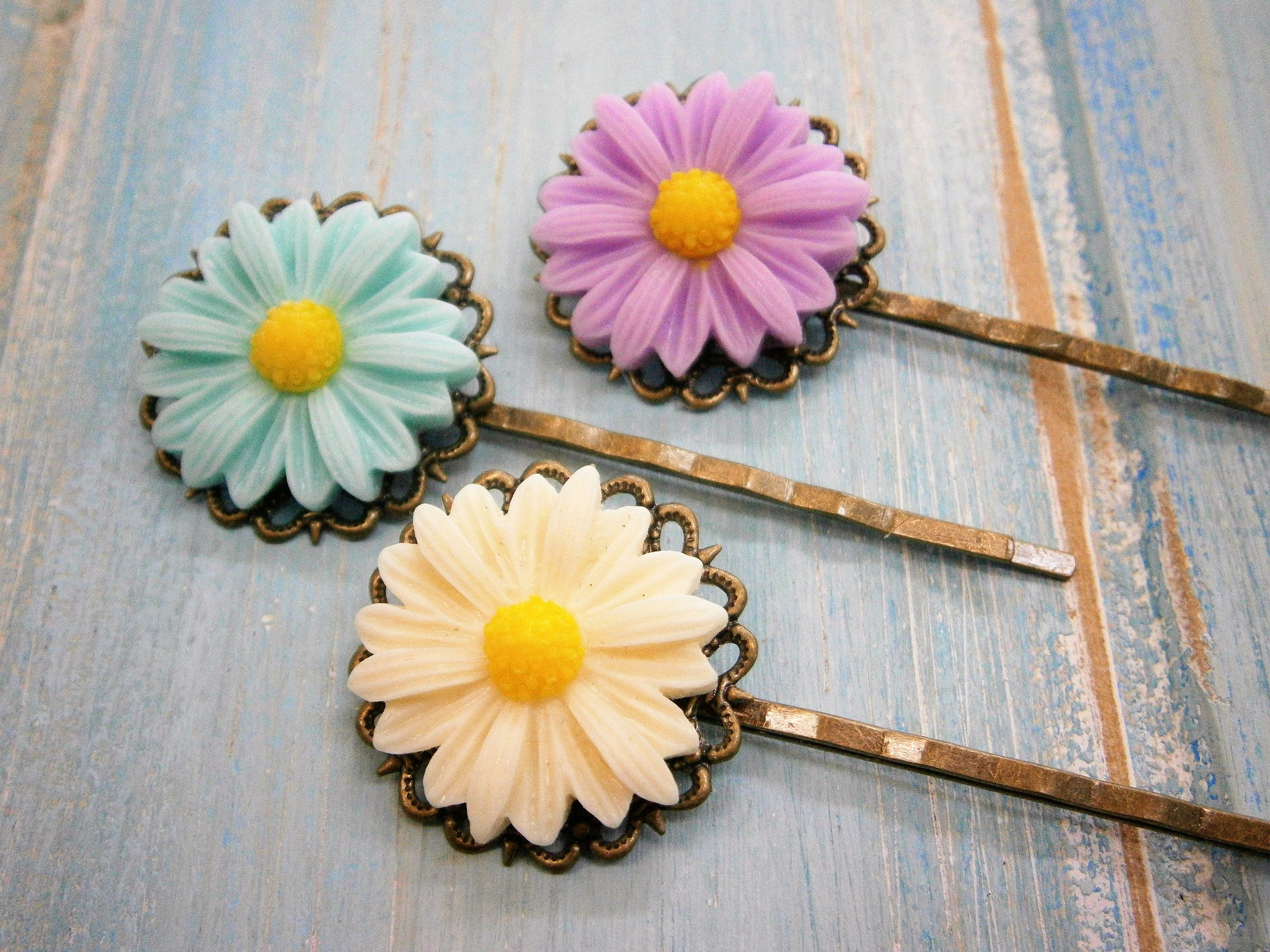 Daisy Set of 3 Bobby Pins/Flower Hair Clips/Antique Bronze Hair Clips
