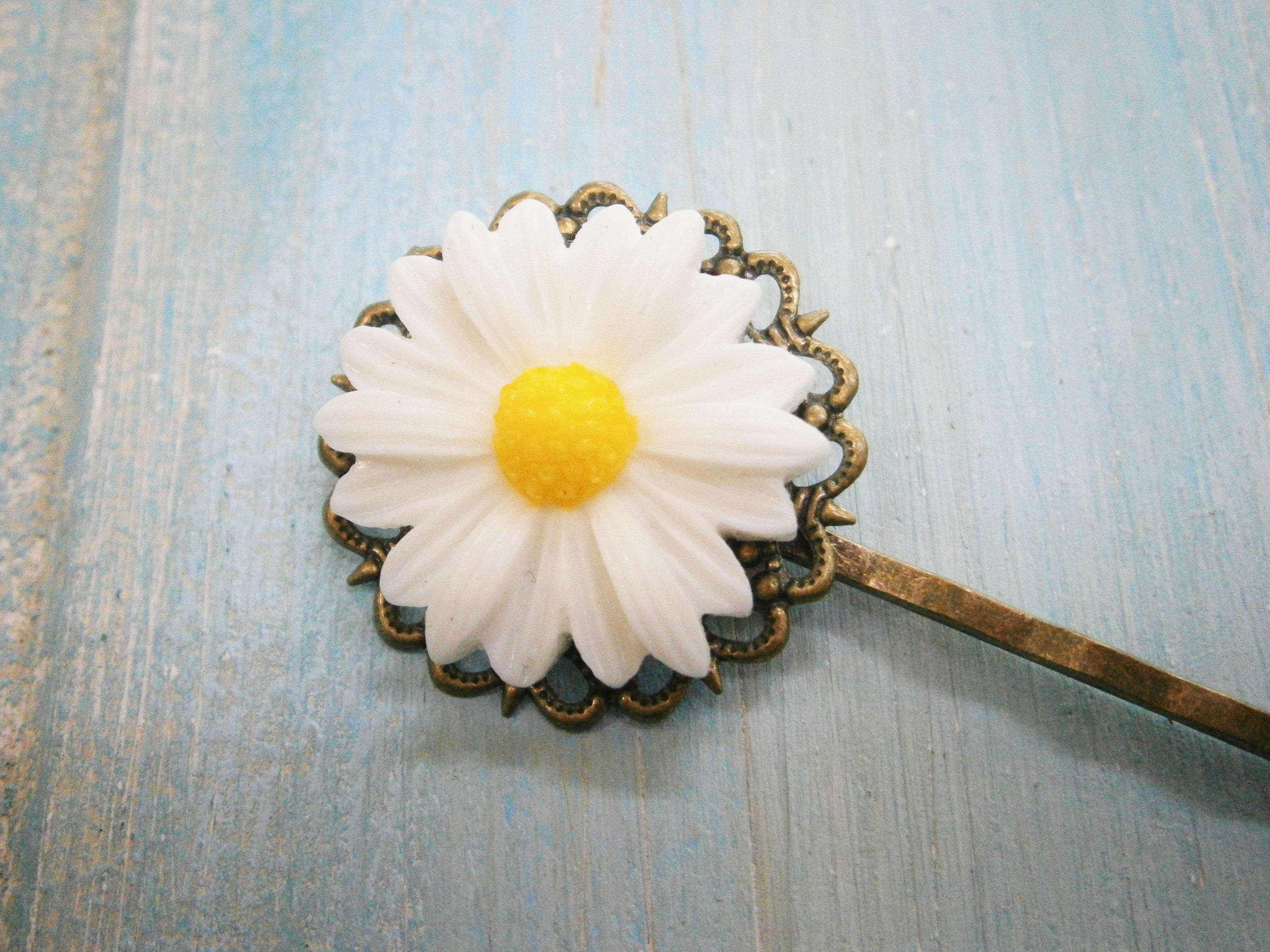 White Daisy Bobby Pin/Flower Hair Clip/Antique Bronze Hair Clip 50mm long with White Resin Daisy