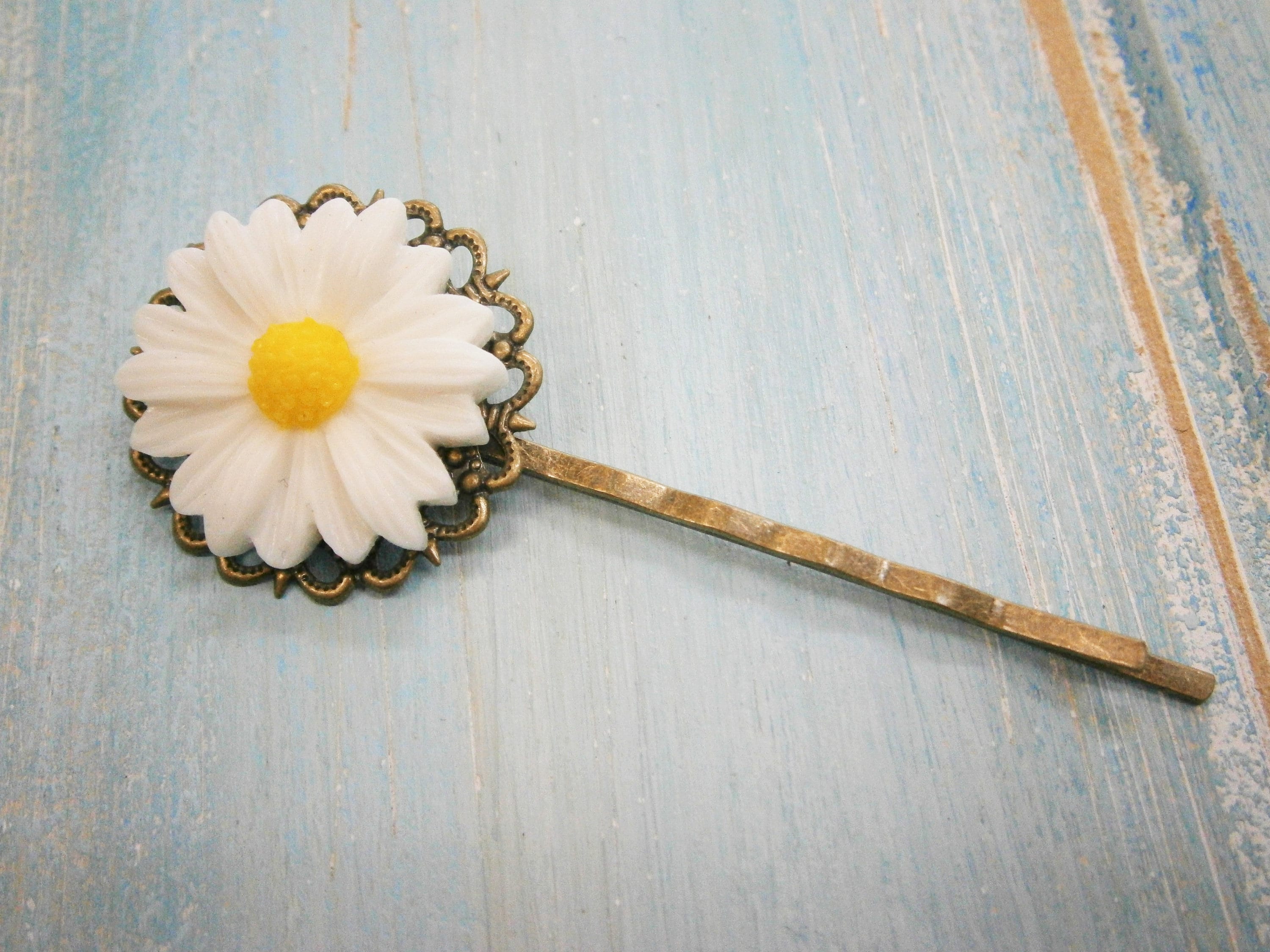 White Daisy Bobby Pin/Flower Hair Clip/Antique Bronze Hair Clip 50mm long with White Resin Daisy