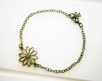 Antique Bronze Filigree Daisy Flower Charm Bracelet/Boho Bracelet/Nature Inspired Bracelet/Woodland Jewelry/Wedding Jewelry/Flower Jewellery