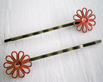 Red Daisy Filigree Patina Antique Bronze Bobby Pins Set of Two/Hair Clips/Bohemian Hair Clips/Shabby Chic Hair Clips/Bobby Pins/Bohemian