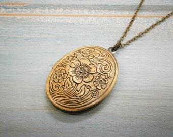 Floral Oval Locket Necklace/Antique Bronze Photo Locket Necklace/Vintage Style/Shabby Chic Necklace/Boho Chic Necklace/Locket Necklace