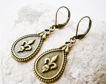 Antique Bronze Fleur de Lis Tear Drop Pendant Dangle Earrings/Boho Earrings/Paris Earrings/Victorian Style Earrings/ Shabby Chic Earrings