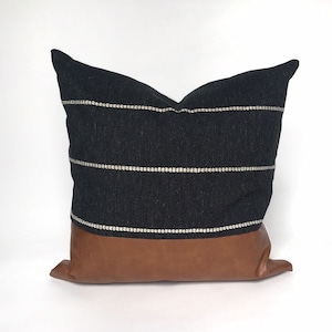 Federa per cuscino a righe color carbone, cuscino in similpelle e nero, cuscino a righe bianche e nere, cuscino moderno