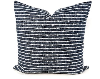 Indigoblauwe en geweven witte streep kussensloop, blauw gestreept kussen, marineblauw kussen, donkerblauw kussen, marineblauw en wit kussen