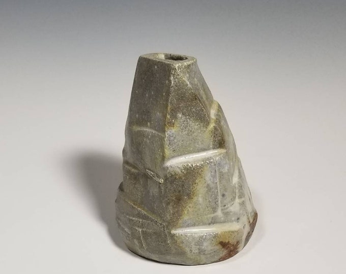 Kurinuki vase, made by carving and hollowing out a lump of clay