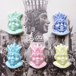 Antike französische Elfe, König oder Königin Gesicht, Karneval Maske, 2,5 cm glasierte Bisquitporzellan, Puppenhausdekoration, Tortendekoration