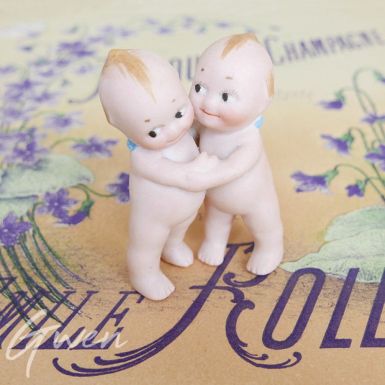 Antique German Bisque Kewpie Doll, Twin Baby Huggers Figurine from Rose O'Neill, 2.5 Siblings Action Figure, 1913 Germany Miniature image 2