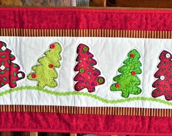 CHRISTMAS TREE WALLHANGING