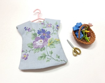 Flowers on blue outfit for Blythe, Licca, Lati Yellow, Muichan or similarly size