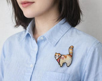 Hand Embroidered Cat Brooch,Fabric Pin