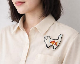Hand Embroidered Cat Brooch,Fabric Pin