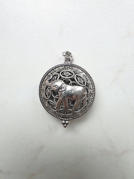 Vintage Elephant Diffuser Pendant - image 1