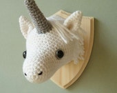 Unicorn taxidermy - Crochet mounted unicorn head faux taxidermy - Unicorn amigurumi - Unicorn wall hanging - Mounted unicorn head