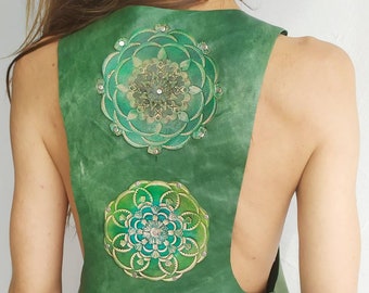 Chaleco de cuero, chaleco de mujer, chaleco verde de mandalas.