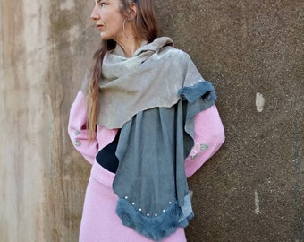 Large scarf, shawl, gray nappa scarf with hair.