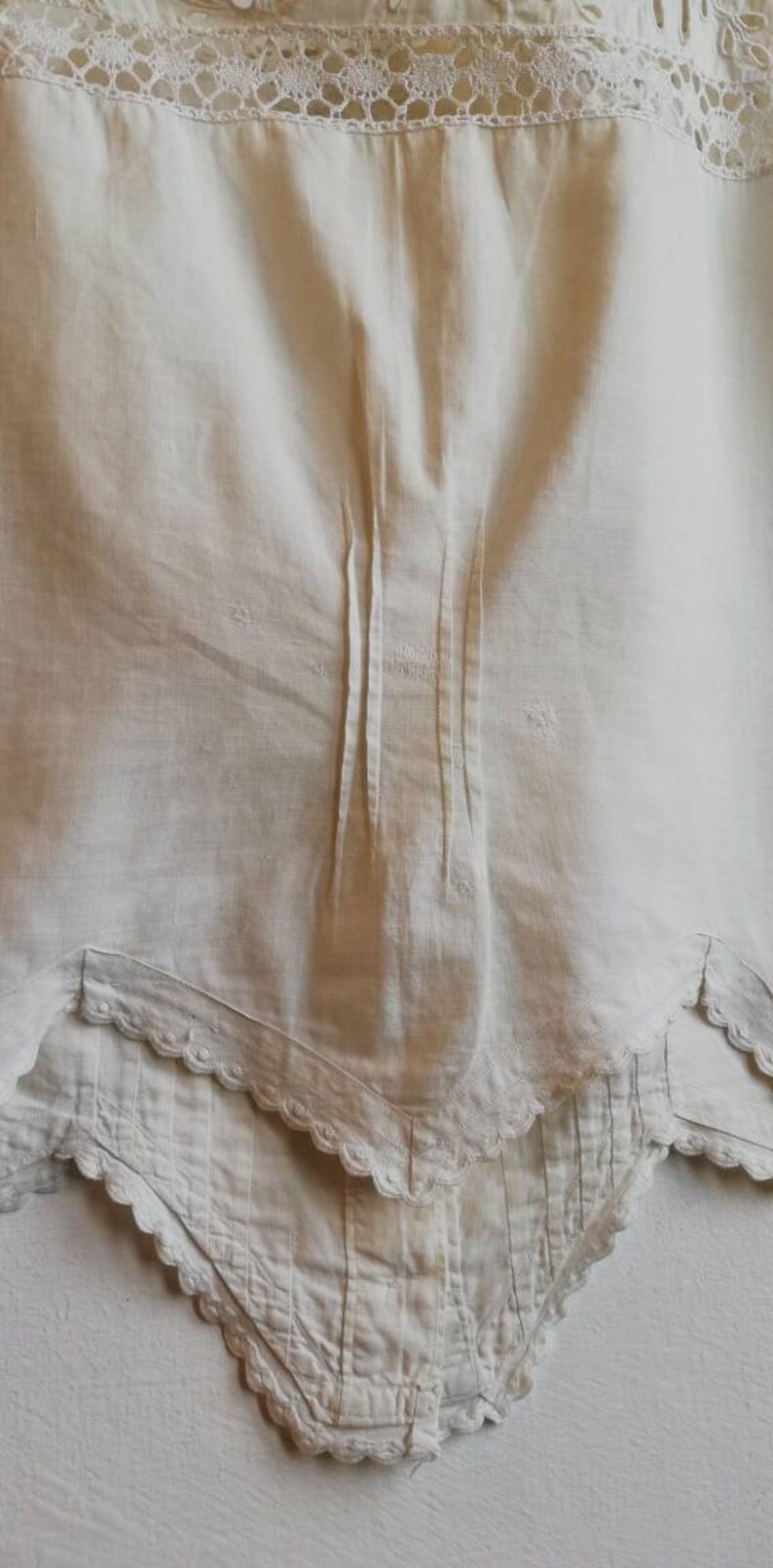 early 900 well preserved Embroidered vintage bodice