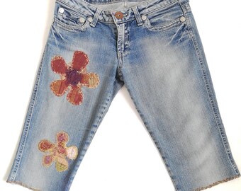 Custom KOCCA Capri Jeans, Vintage 2000s Capri Denim, with Floral Appliqués and Hand-Patched Patches, Size 26 – Made in Italy
